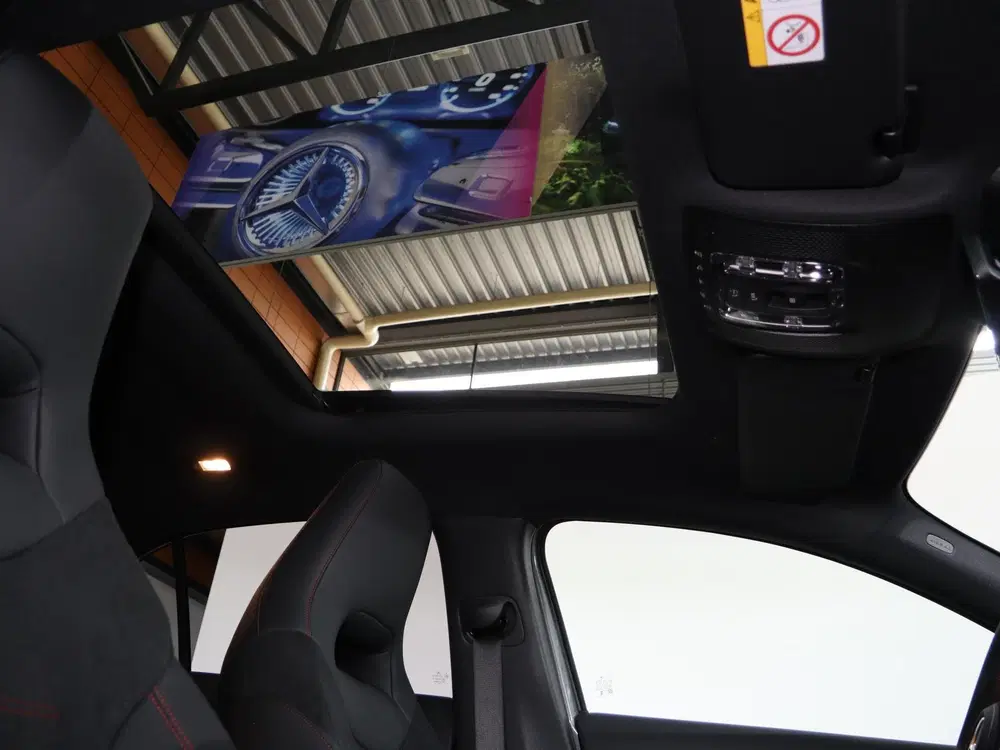 Mercedes-Benz A-Klasse 250 e Business Solution AMG uit 2025, foto 7