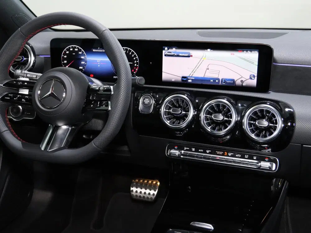 Mercedes-Benz A-Klasse 250 e Business Solution AMG uit 2025, foto 9