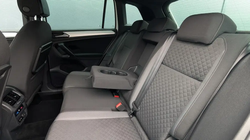 Volkswagen Tiguan 1.5 TSI 130pk R-Line Business | Navigatie uit 2020, foto 20