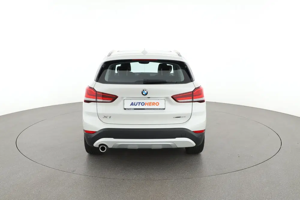BMW X1 sDrive18i uit 2020, foto 5