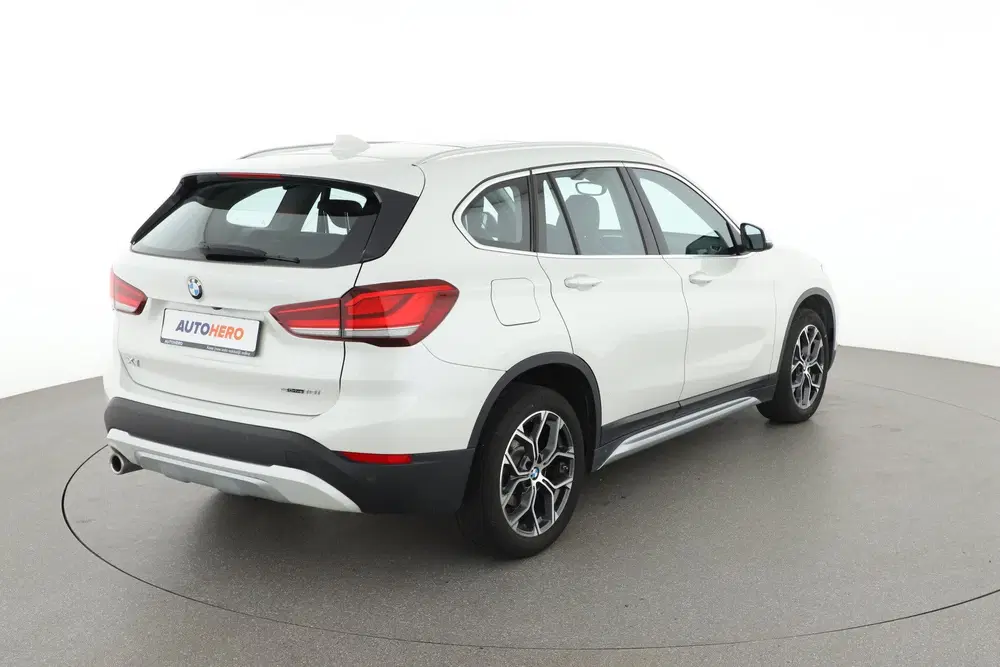 BMW X1 sDrive18i uit 2020, foto 6