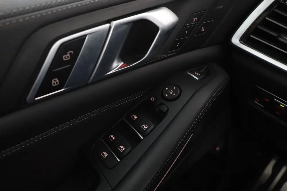 BMW X5 xDrive45e Executive uit 2022, foto 19