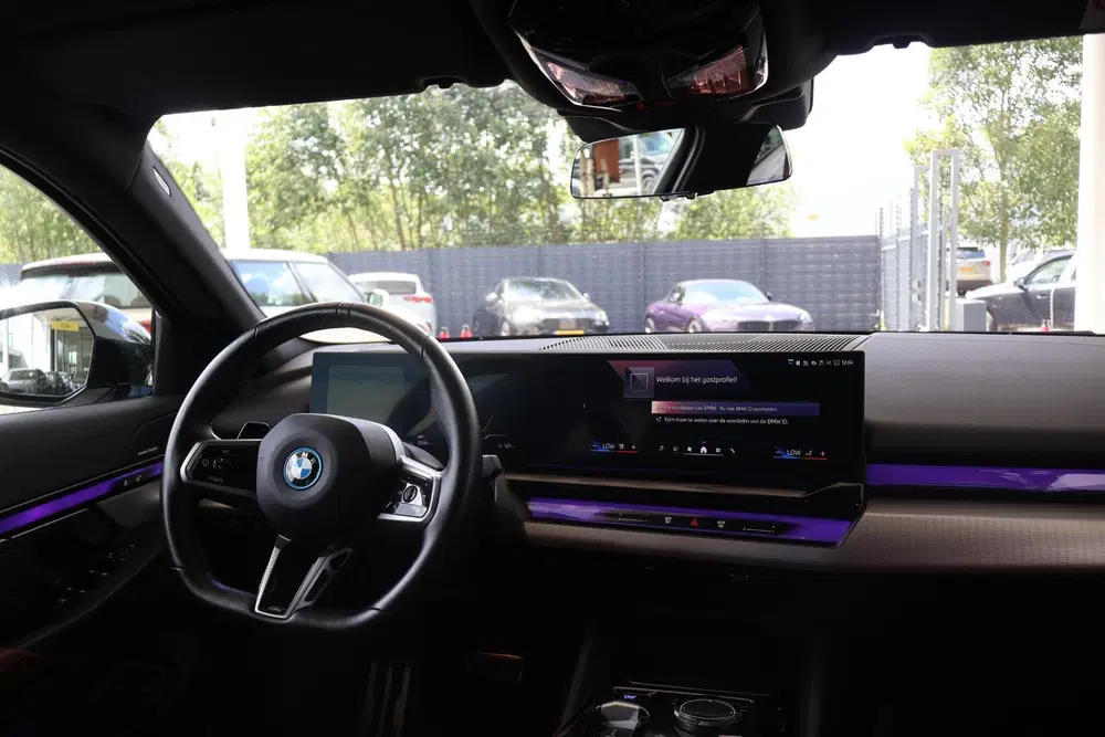 BMW i5 eDrive40 84 kWh uit 2024, foto 11