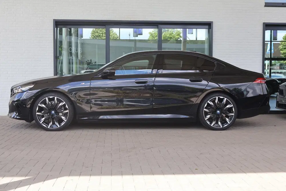 BMW i5 eDrive40 84 kWh uit 2024, foto 3