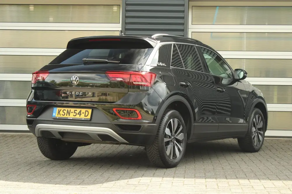 Volkswagen T-Roc 1.0 TSI 115pk Life 'Goal' | Allseasonbanden uit 2025, foto 2