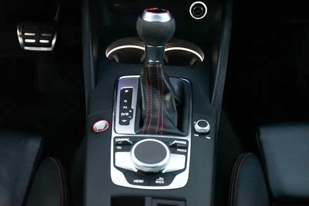 Audi RS3 2.5 TFSI Quattro Panoramdak Virtual B&O 40 uit 2019, foto 10