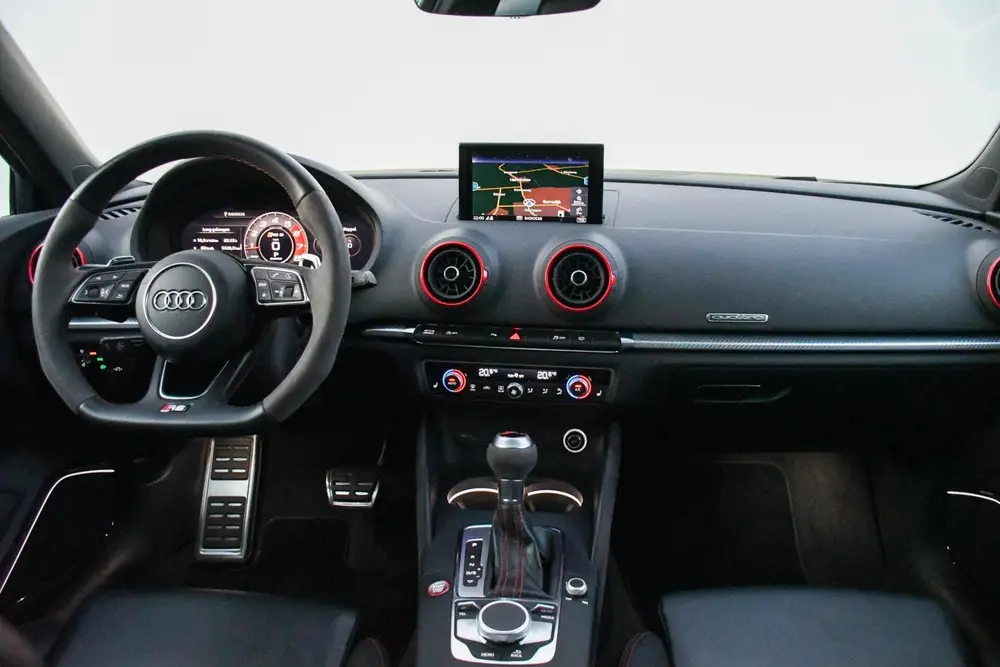 Audi RS3 2.5 TFSI Quattro Panoramdak Virtual B&O 40 uit 2019, foto 7