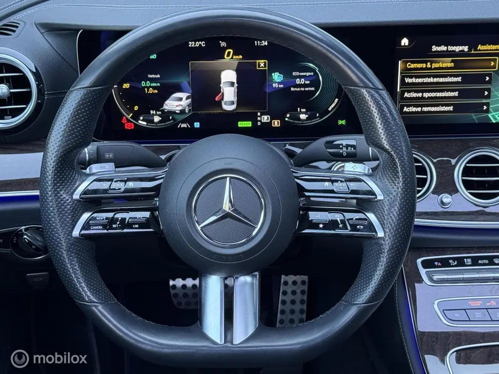 Mercedes-Benz E-Klasse E300e AMG Pakket E63s uit 2020, foto 5