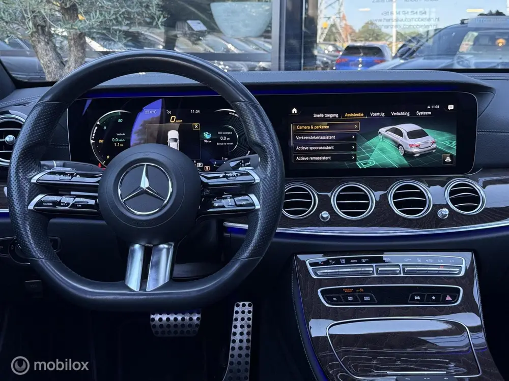 Mercedes-Benz E-Klasse E300e AMG Pakket E63s uit 2020, foto 6