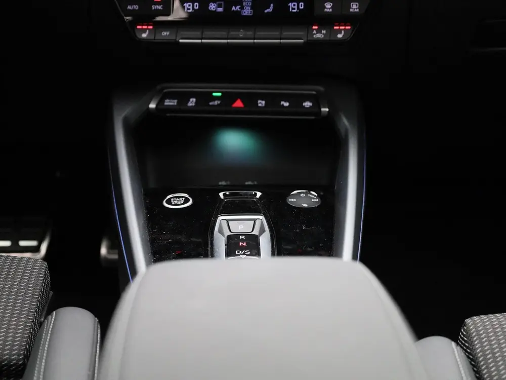 Audi A3 40 TFSI e S edition 204 PK uit 2025, foto 10