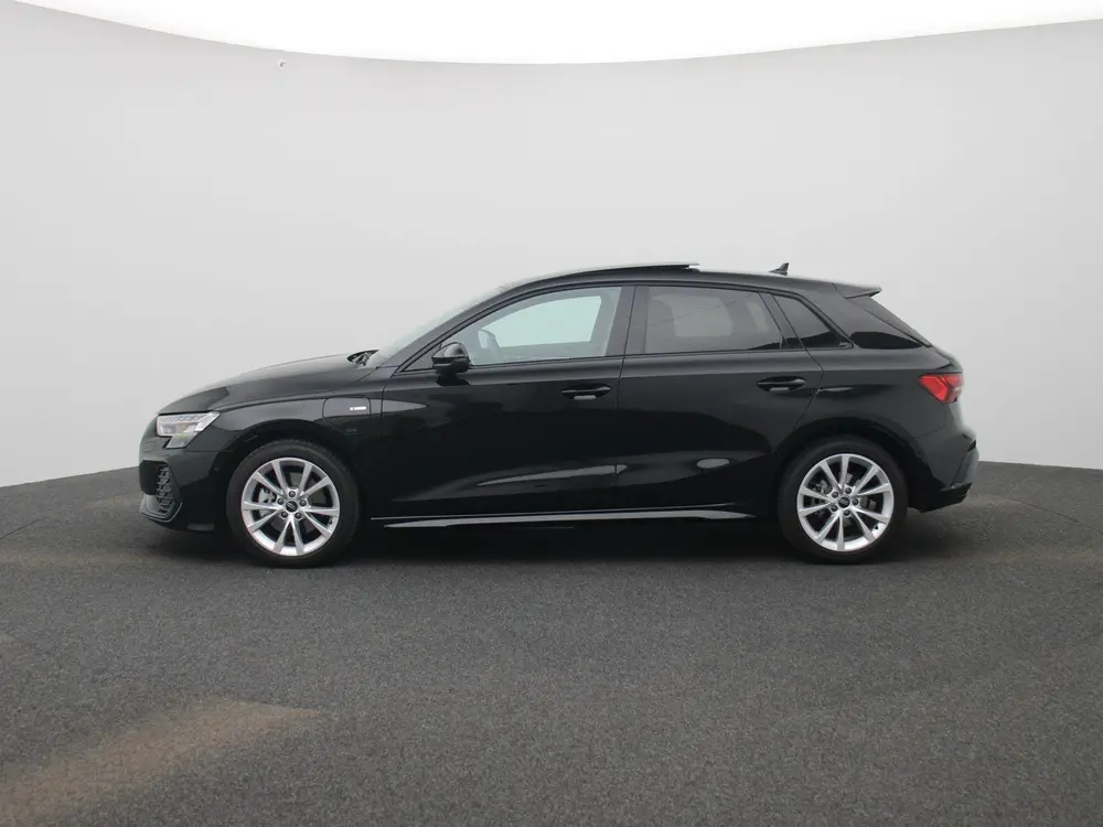 Audi A3 40 TFSI e S edition 204 PK uit 2025, foto 4