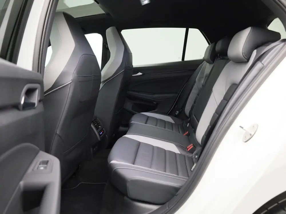 Volkswagen Golf 1.5 eHybrid GTE 272 PK SoH 100% | Automaat | uit 2025, foto 12