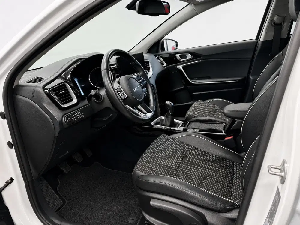 Kia XCeed 1.0 T-GDi DynamicLine Navigatie Apple Carp uit 2022, foto 10
