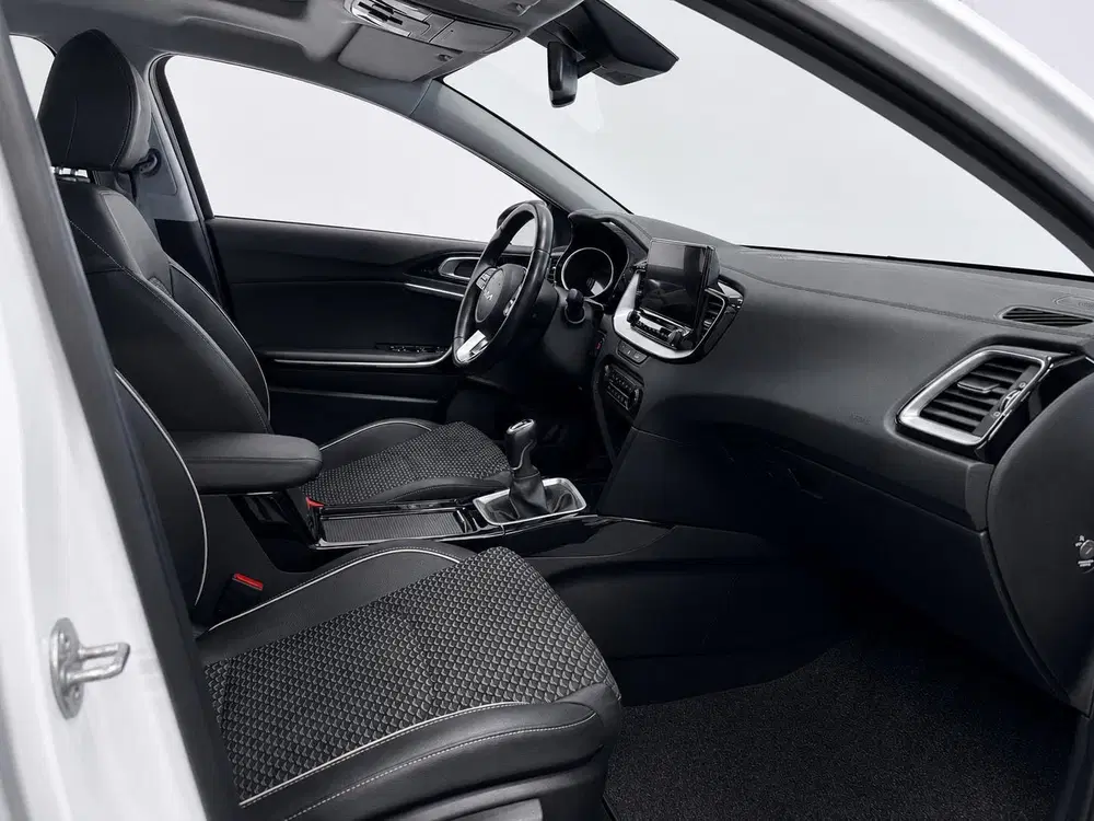 Kia XCeed 1.0 T-GDi DynamicLine Navigatie Apple Carp uit 2022, foto 9