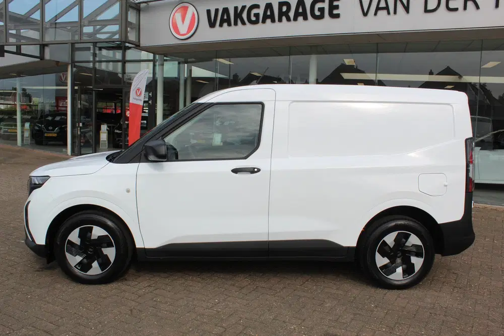 Ford Transit Courier Trend 44 kWh 100kW uit 2025, foto 4