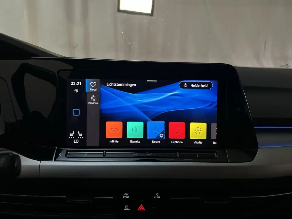 Volkswagen Golf Variant 1.0 eTSI DSG Life Navigatie Sfeerver uit 2021, foto 11