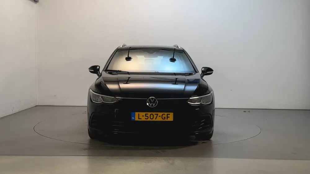 Volkswagen Golf Variant 1.0 eTSI DSG Life Navigatie Sfeerver uit 2021, foto 17
