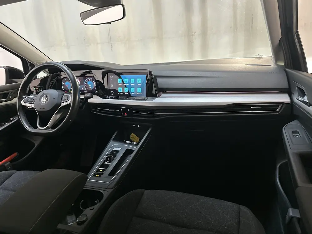 Volkswagen Golf Variant 1.0 eTSI DSG Life Navigatie Sfeerver uit 2021, foto 2