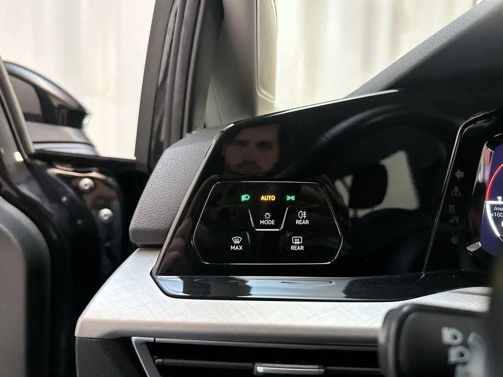 Volkswagen Golf Variant 1.0 eTSI DSG Life Navigatie Sfeerver uit 2021, foto 20