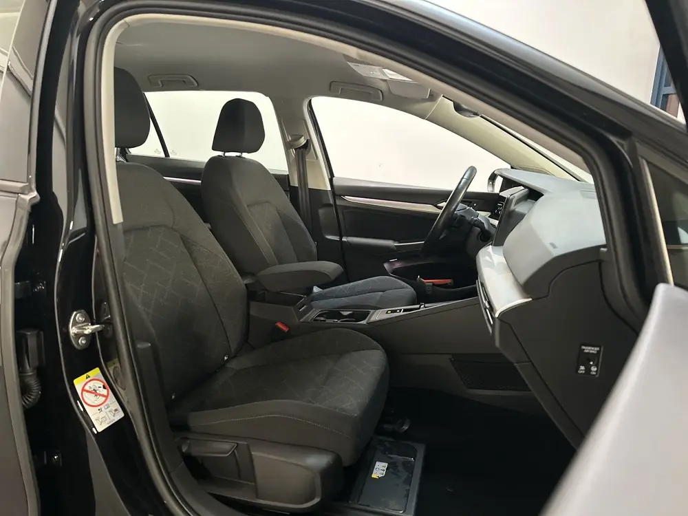 Volkswagen Golf Variant 1.0 eTSI DSG Life Navigatie Sfeerver uit 2021, foto 5