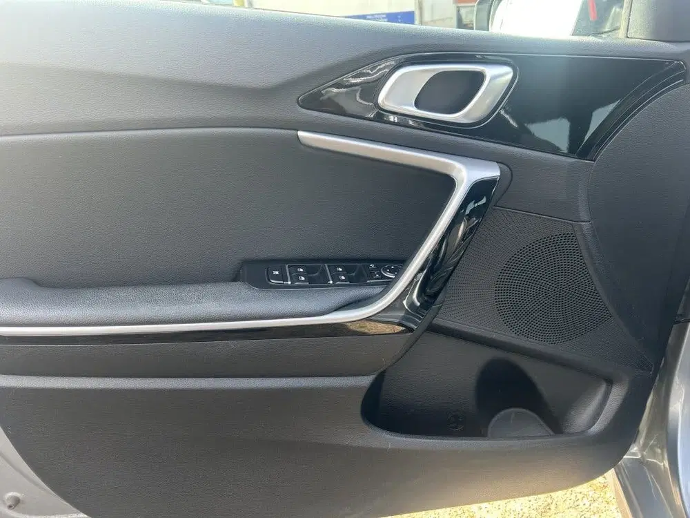 Kia Ceed 1.6 GDI PHEV Dyn+L. (bj 2021) uit 2021, foto 17