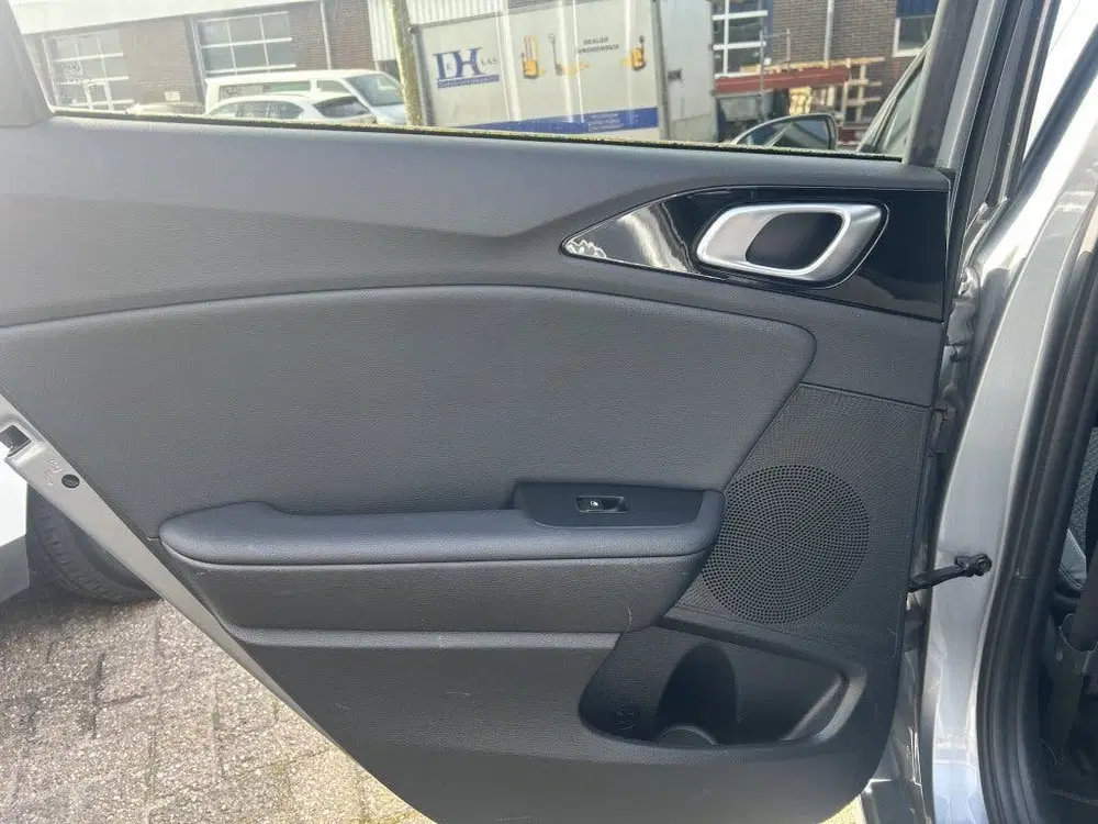 Kia Ceed 1.6 GDI PHEV Dyn+L. (bj 2021) uit 2021, foto 18