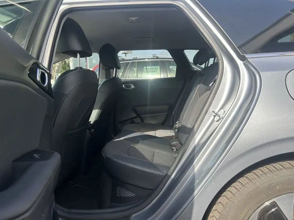 Kia Ceed 1.6 GDI PHEV Dyn+L. (bj 2021) uit 2021, foto 8