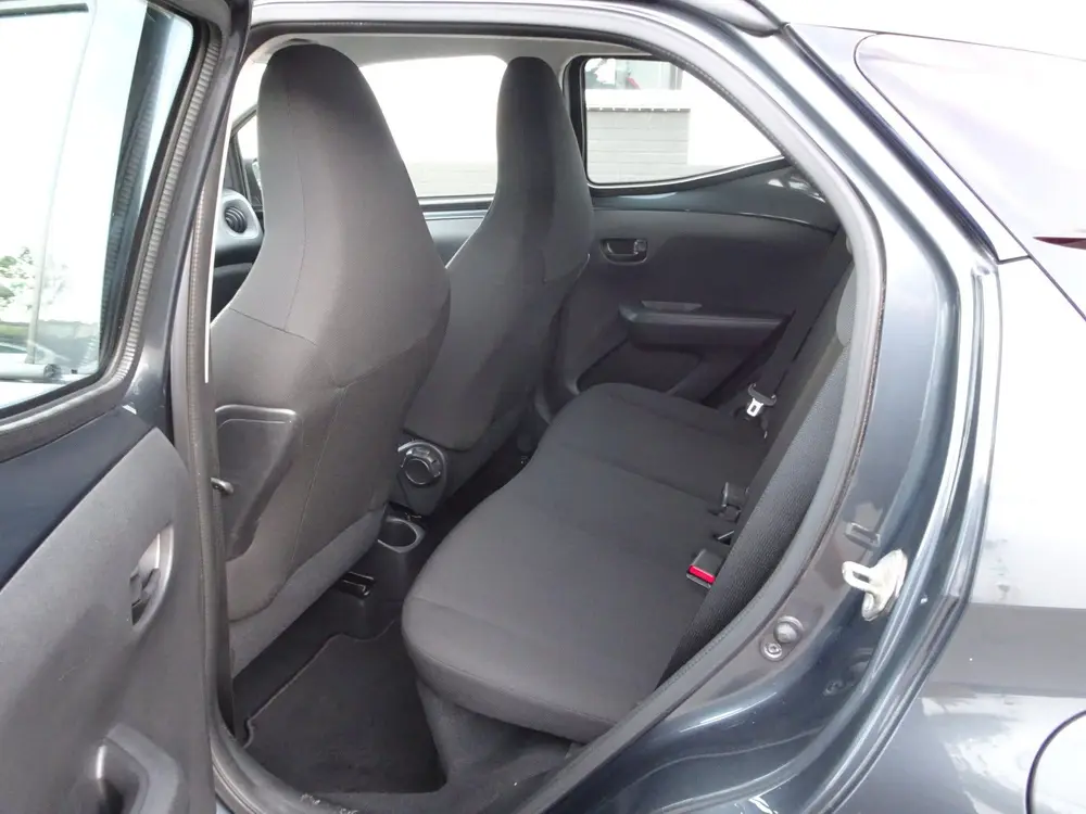 Toyota Aygo 1.0 VVT-i x-fun Airco, elektrische ramen, centra uit 2019, foto 12