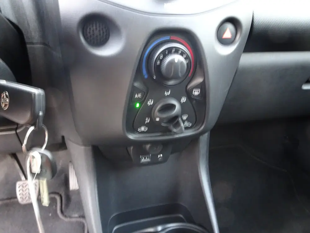 Toyota Aygo 1.0 VVT-i x-fun Airco, elektrische ramen, centra uit 2019, foto 7