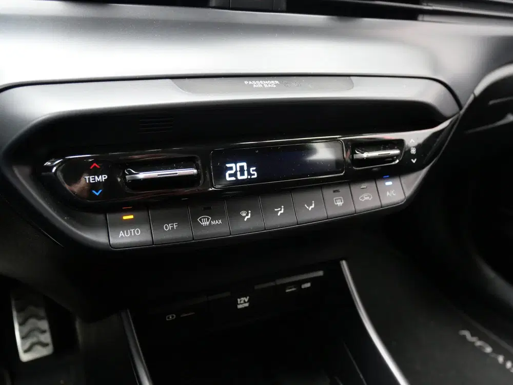 Hyundai BAYON 1.0 T-GDI 48V PREMIUM uit 2022, foto 17