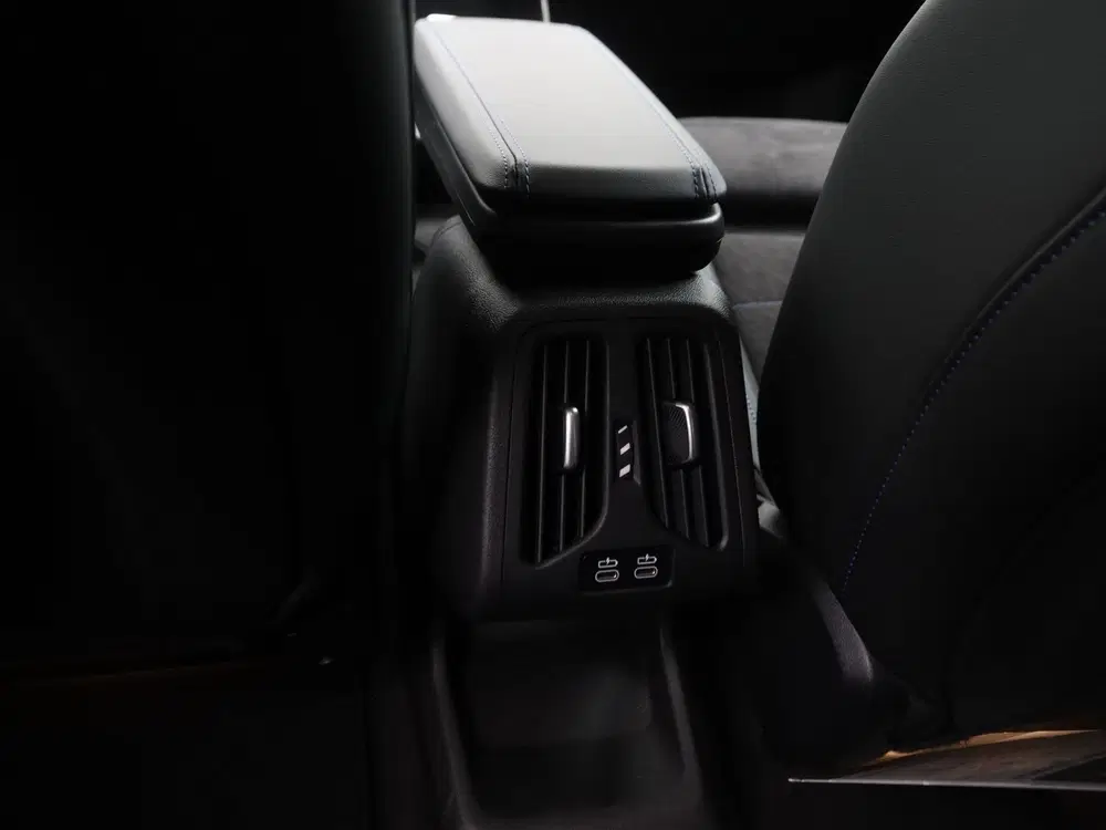BMW iX1 xDrive30 67 kWh M Sport Edition SoH 100% ( uit 2025, foto 17