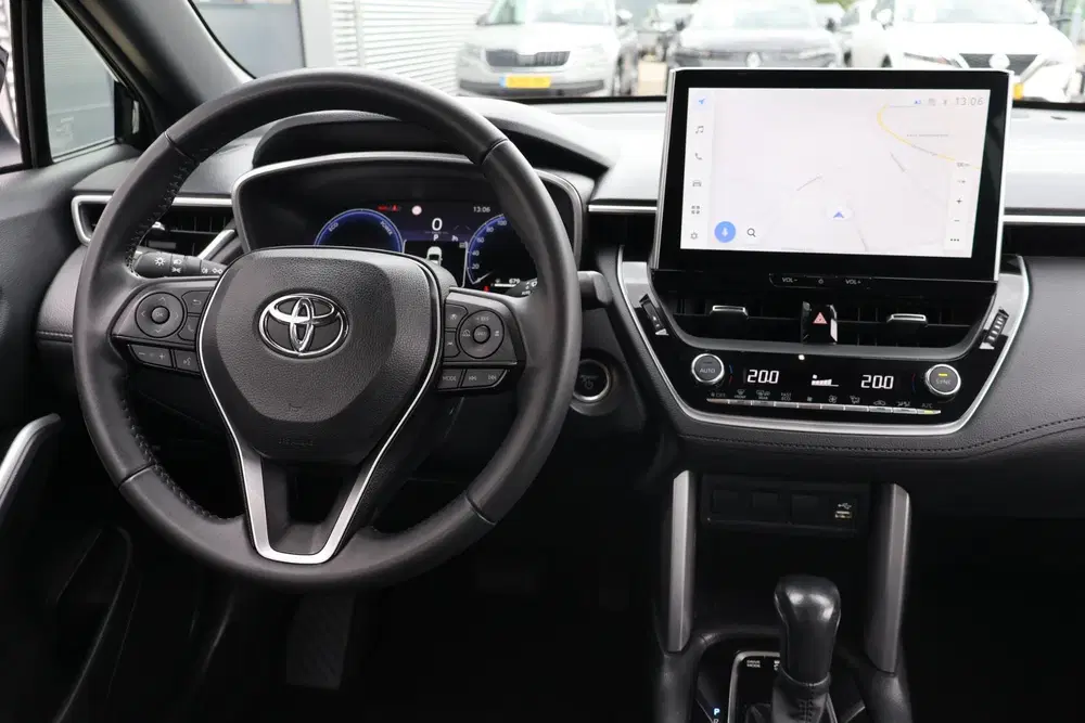 Toyota Corolla Cross 2.0 High Power Hybrid Active 1e Eigenaa uit 2023, foto 12
