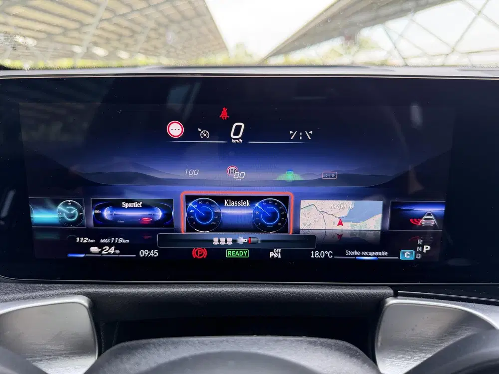 Mercedes-Benz EQB 250+ AMG Line uit 2025, foto 16