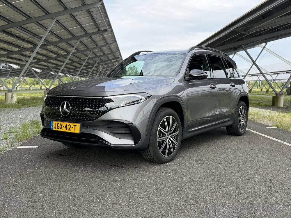 Mercedes-Benz EQB 250+ AMG Line uit 2025, foto 9