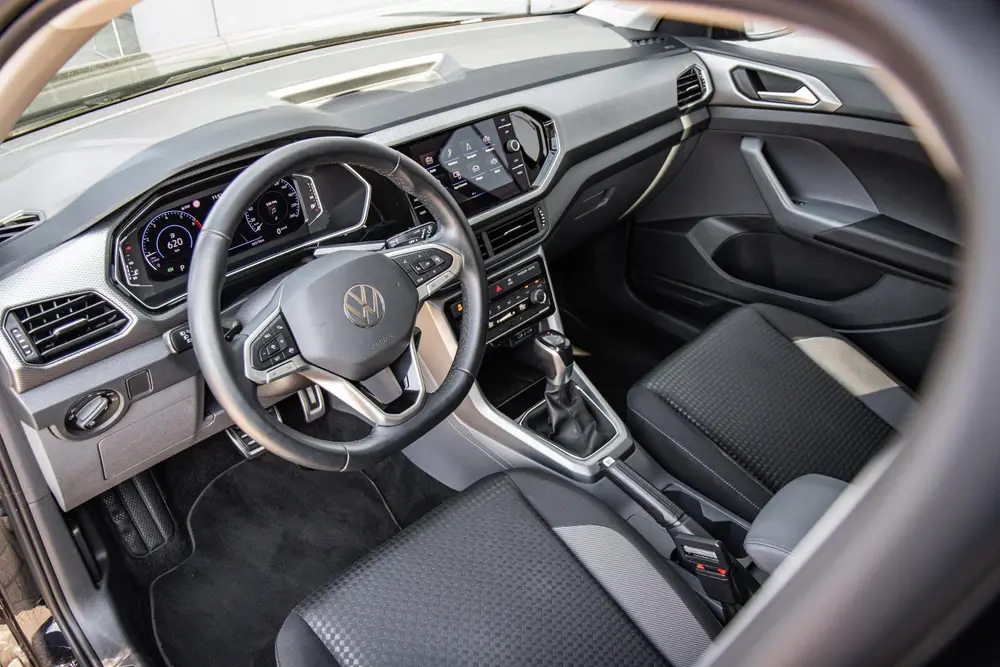 Volkswagen T-Cross 1.0 TSI 110pk DSG R-Line | 18" Velgen | C uit 2022, foto 17