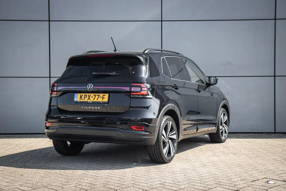 Volkswagen T-Cross 1.0 TSI 110pk DSG R-Line | 18" Velgen | C uit 2022, foto 2