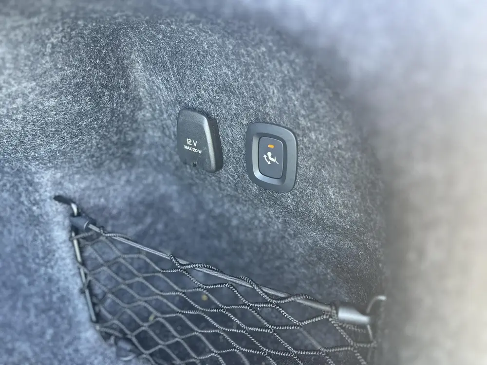 Volvo S60 T4 R-Design | Trekhaak | Memoryseats | Parkeercame uit 2019, foto 13