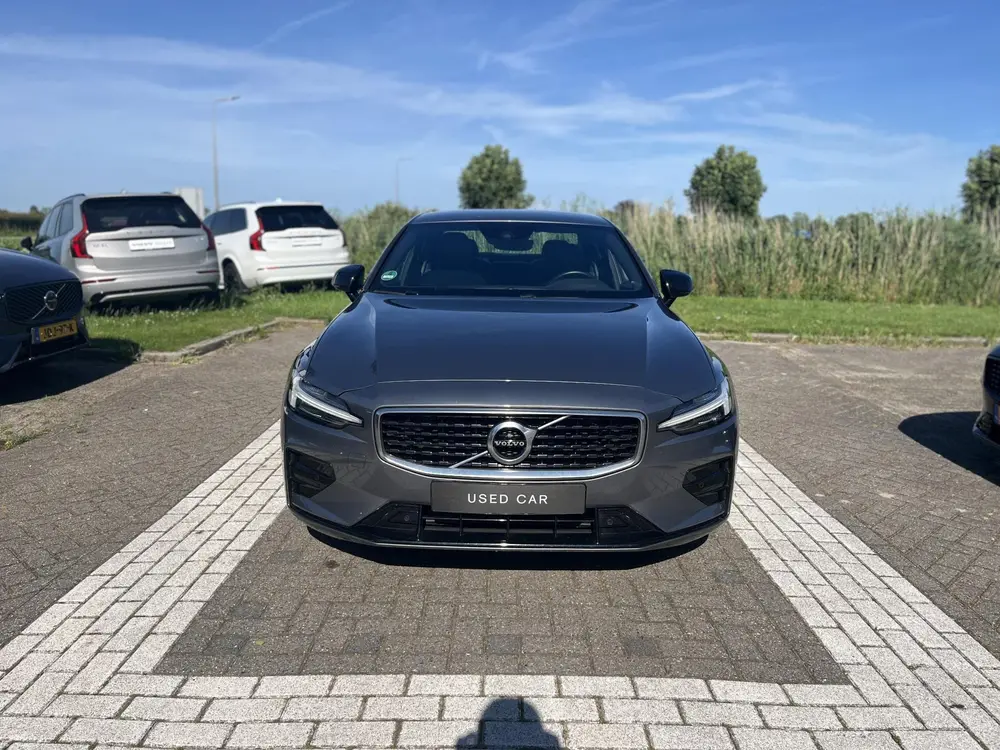 Volvo S60 T4 R-Design | Trekhaak | Memoryseats | Parkeercame uit 2019, foto 17