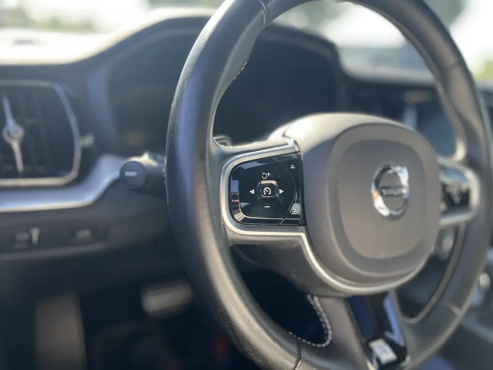 Volvo S60 T4 R-Design | Trekhaak | Memoryseats | Parkeercame uit 2019, foto 19