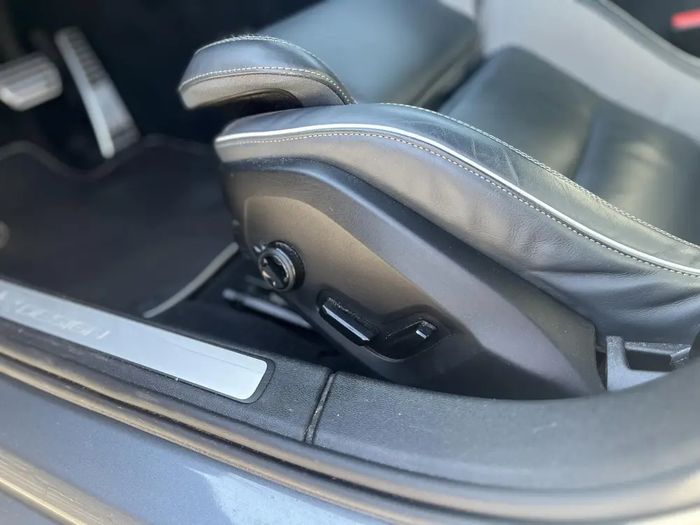 Volvo S60 T4 R-Design | Trekhaak | Memoryseats | Parkeercame uit 2019, foto 5