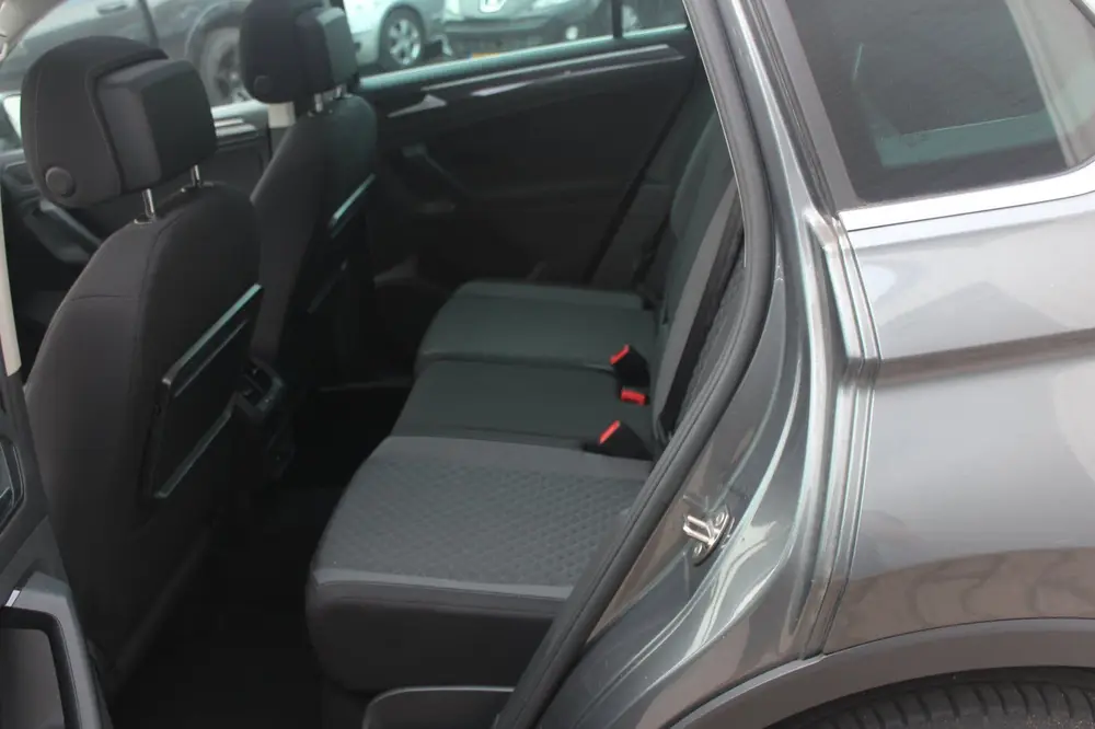 Volkswagen Tiguan 1.5 TSI Comfortline Business LED/PANO/STOE uit 2019, foto 17