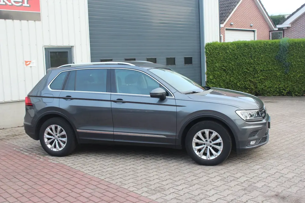 Volkswagen Tiguan 1.5 TSI Comfortline Business LED/PANO/STOE uit 2019, foto 6