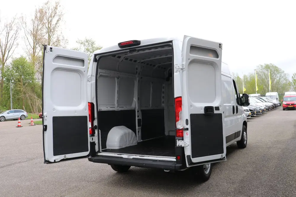 Peugeot Boxer 335 2.2 BlueHDi 140 L2H2 Pro EX.BTW (bj 20 uit 2021, foto 19