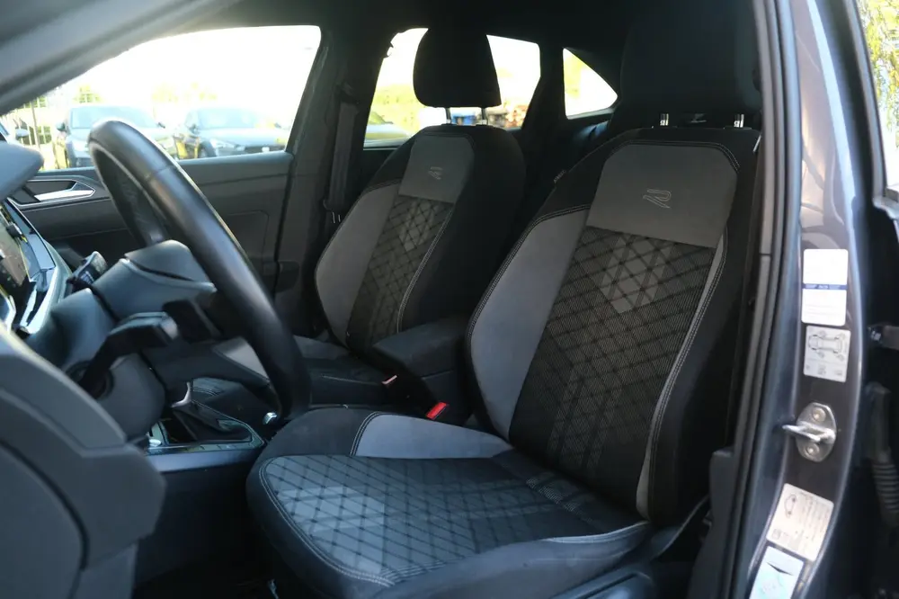 Volkswagen Taigo 1.0 TSI 2x R-Line DSG Black IQ Led Navi ACC uit 2023, foto 4