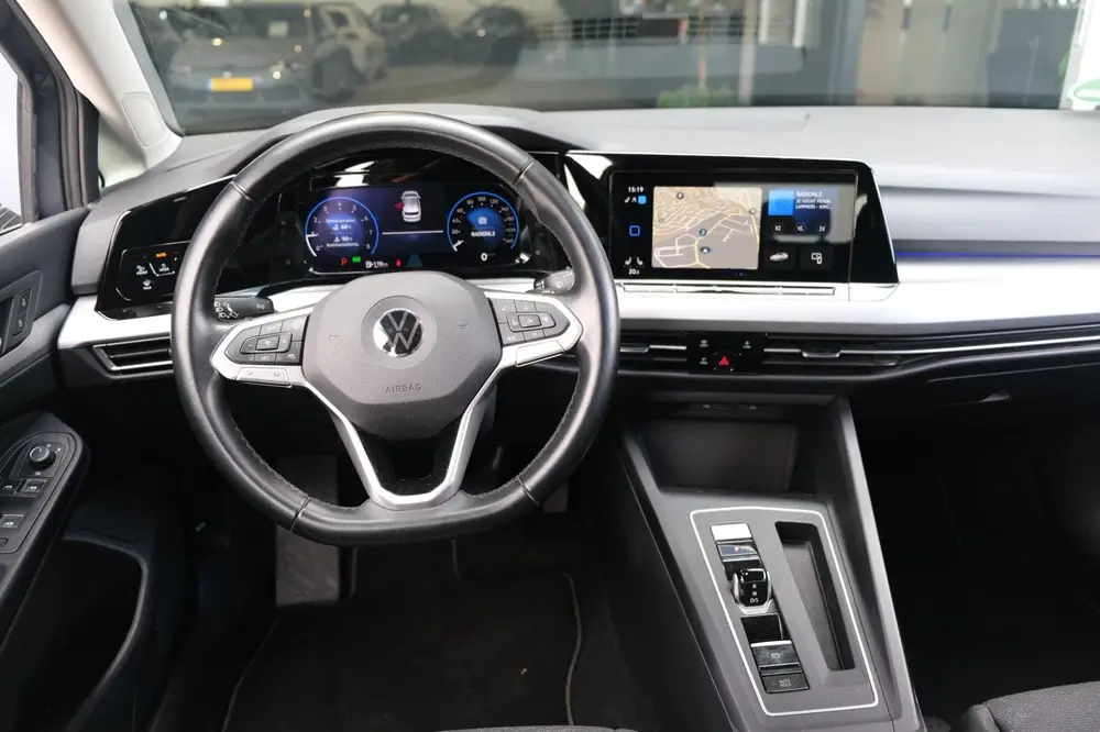 Volkswagen Golf 8 1.5 eTSI Style DSG 150pk Navi ACC PDC Cam uit 2021, foto 4