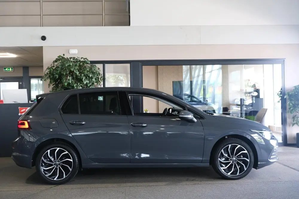 Volkswagen Golf 8 1.5 eTSI Style DSG 150pk Navi ACC PDC Cam uit 2021, foto 6
