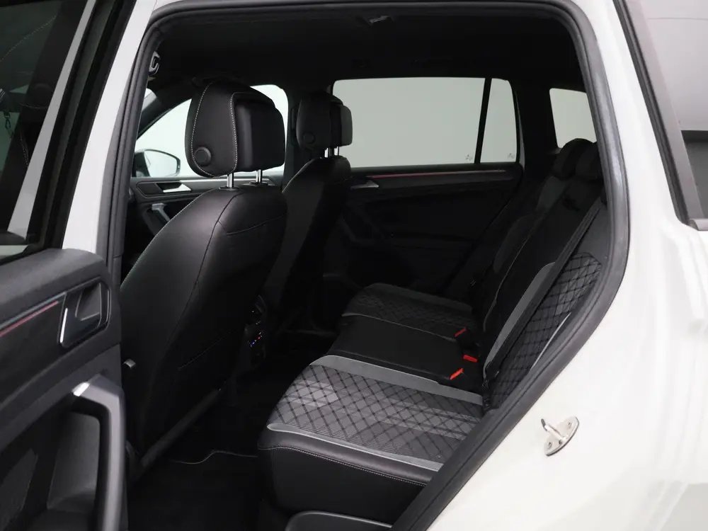 Volkswagen Tiguan 1.4 TSI eHybrid R-Line Business+ 245 PK| D uit 2021, foto 10