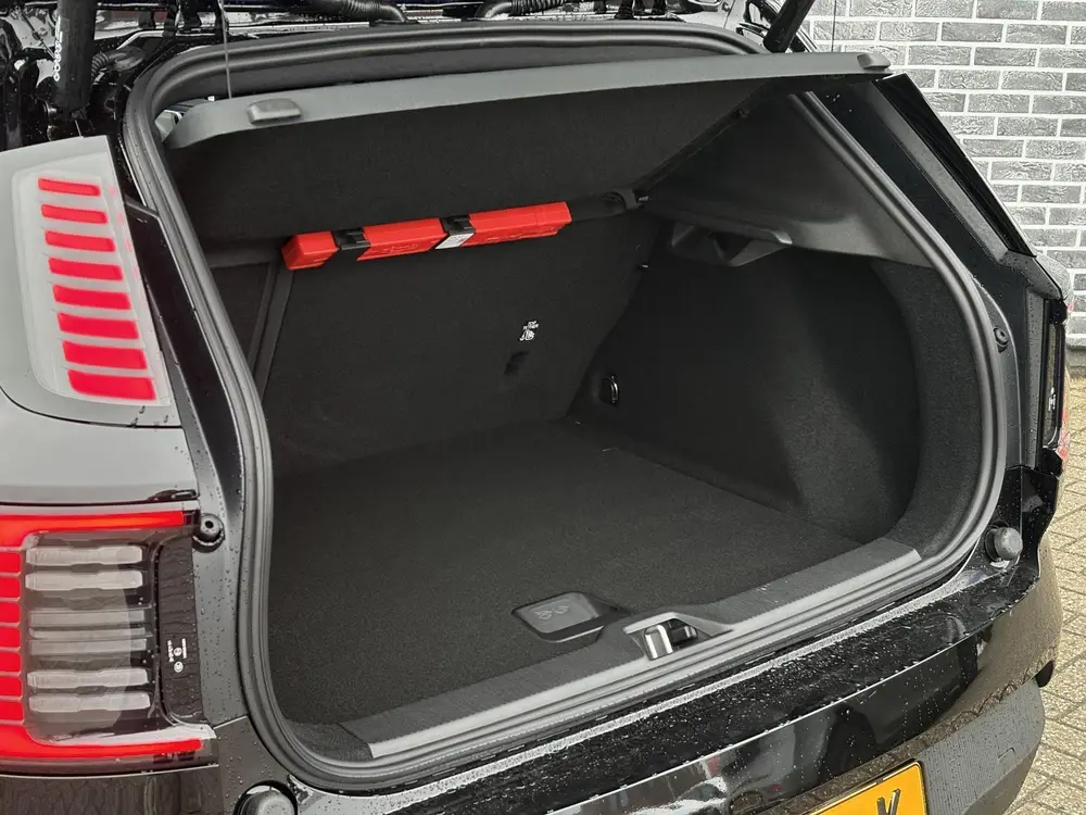 Volvo EX30 P5 Long Range Plus Black Edition Europa 69 uit 2026, foto 11