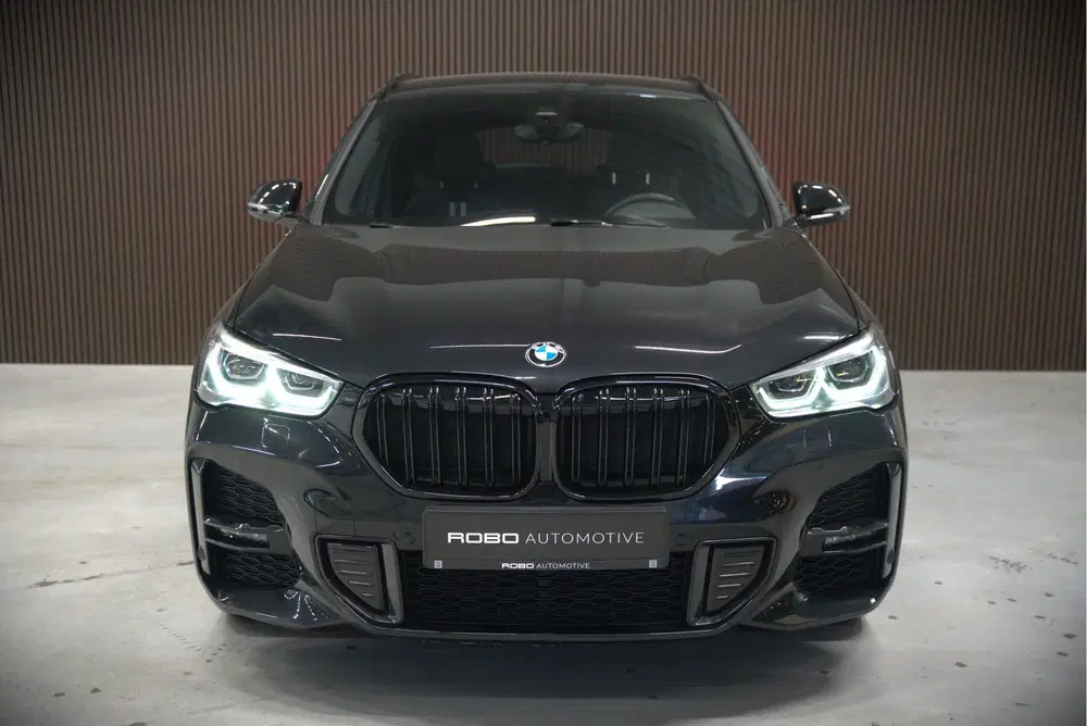 BMW X1 xDrive25e Executive M Sport uit 2020, foto 11