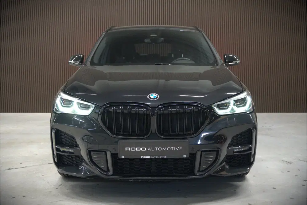 BMW X1 xDrive25e Executive M Sport uit 2020, foto 12